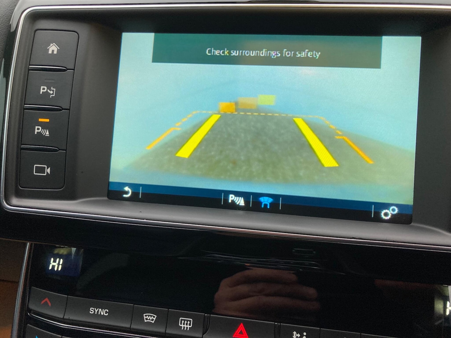 Used Jaguar XE 2015 for sale - 76752714: Photo 12