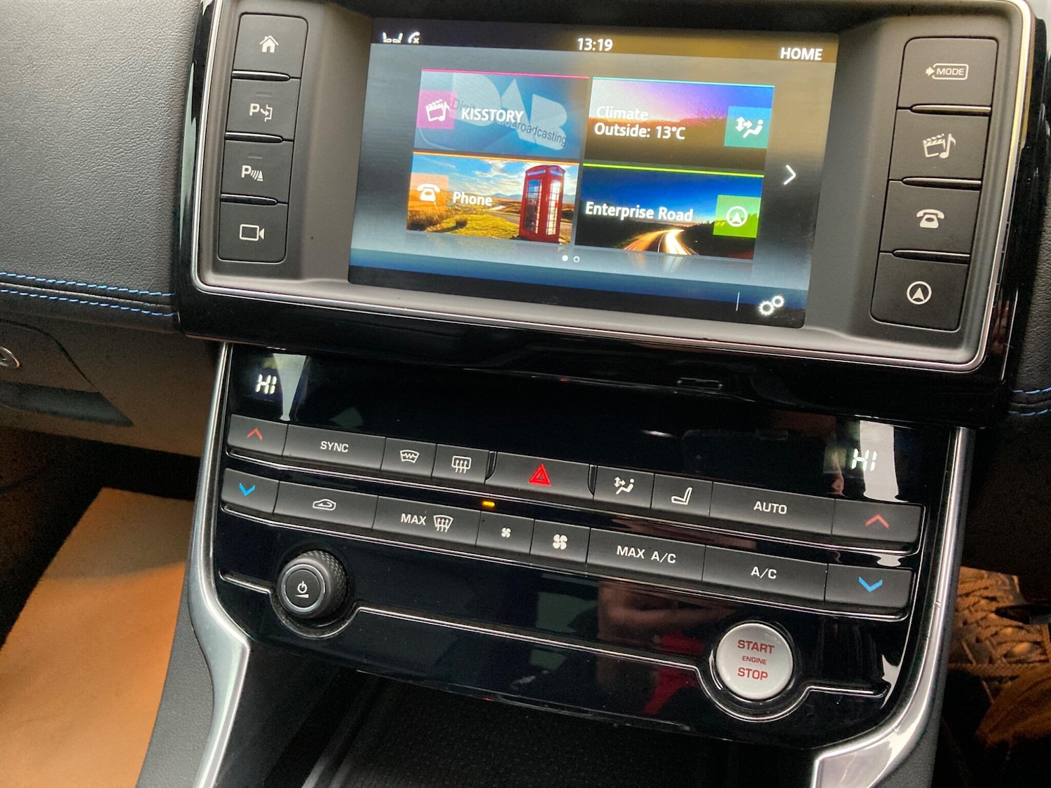 Used Jaguar XE 2015 for sale - 76752714: Photo 15