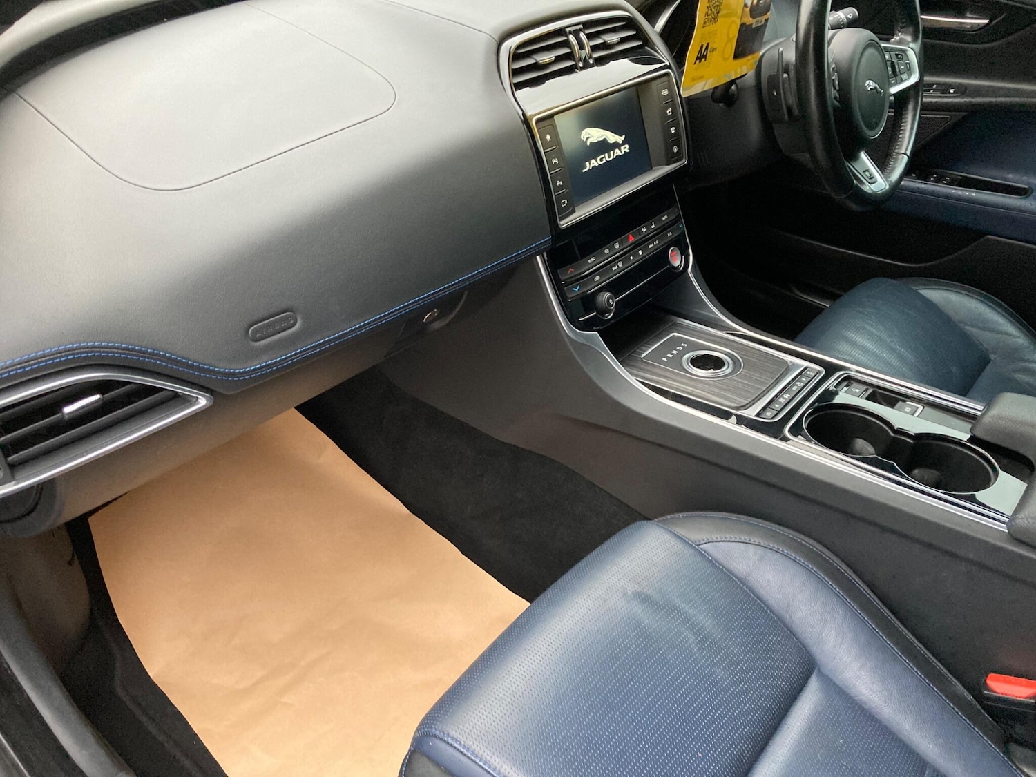 Used Jaguar XE 2015 for sale - 76752714: Photo 17