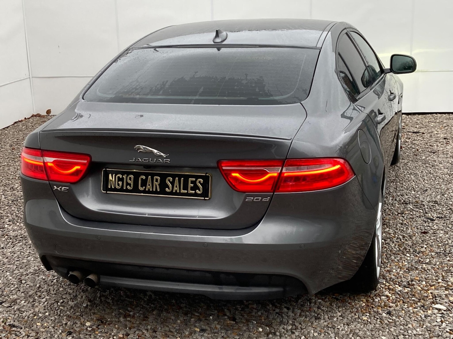 Used Jaguar XE 2015 for sale - 76752714: Photo 3