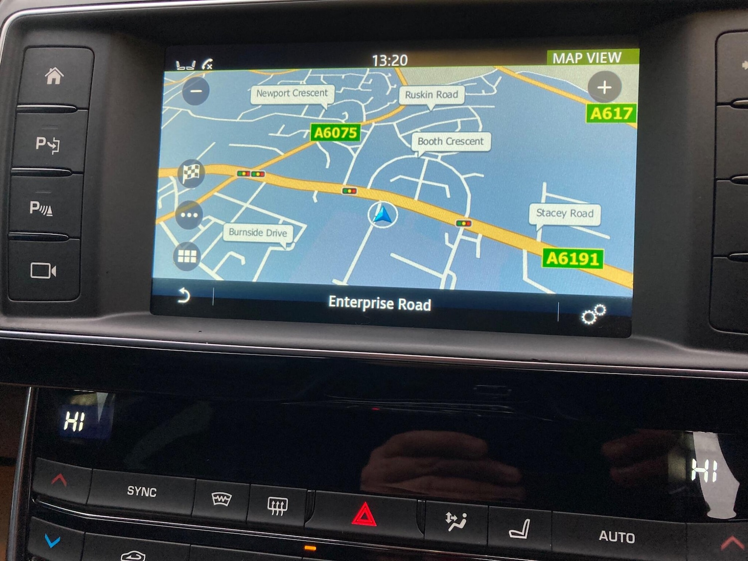 Used Jaguar XE 2015 for sale - 76752714: Photo 6