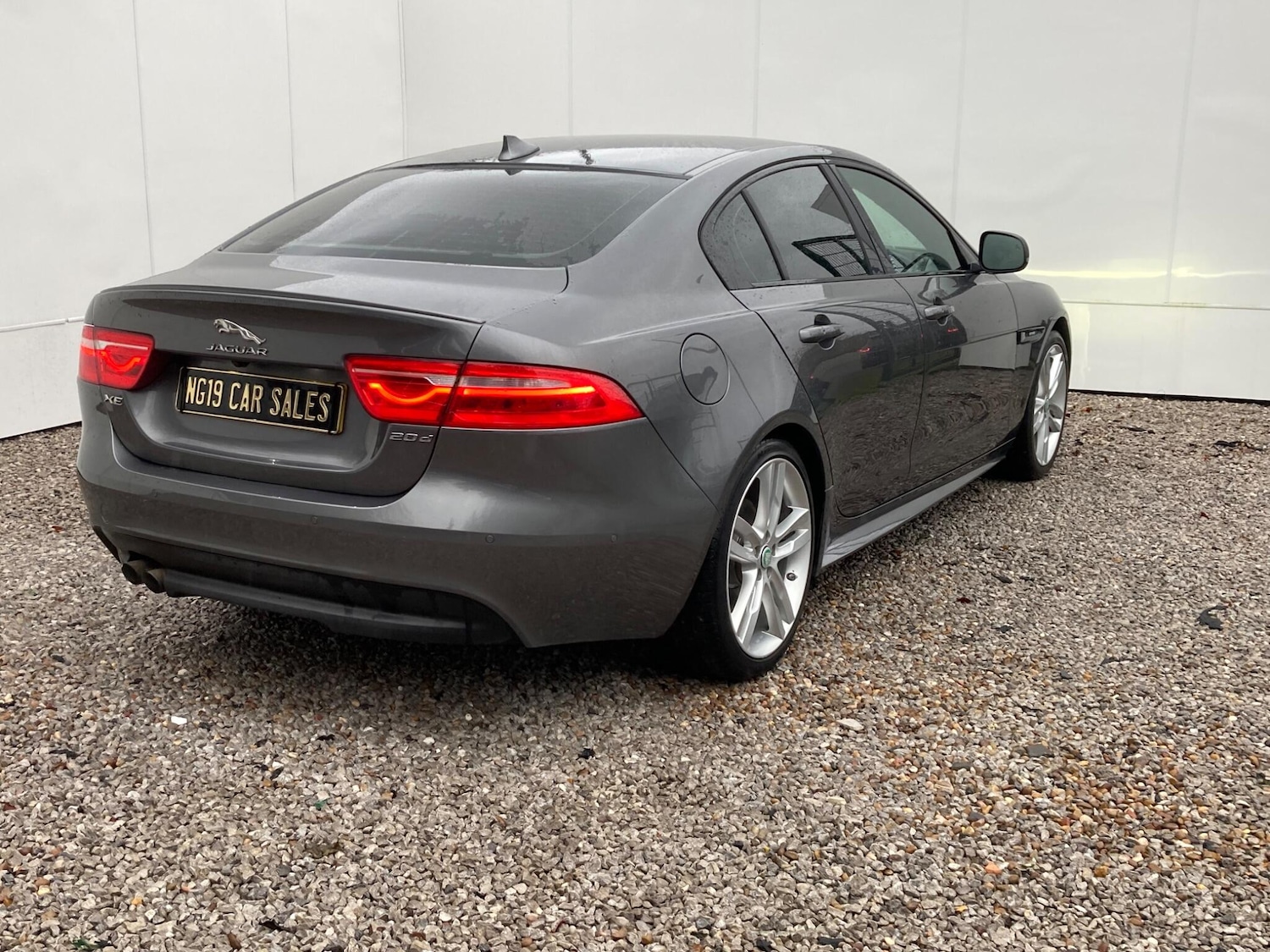 Used Jaguar XE 2015 for sale - 76752714: Photo 7