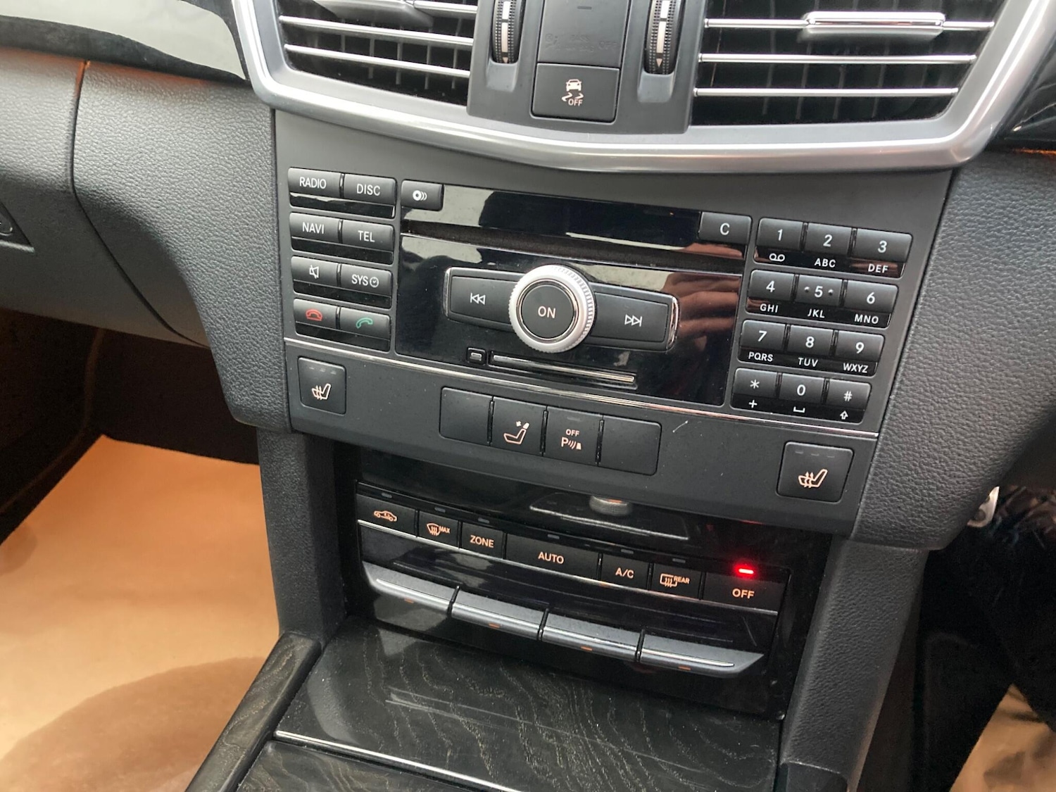 Used Mercedes-Benz E Class 2009 for sale - 76728414: Photo 7