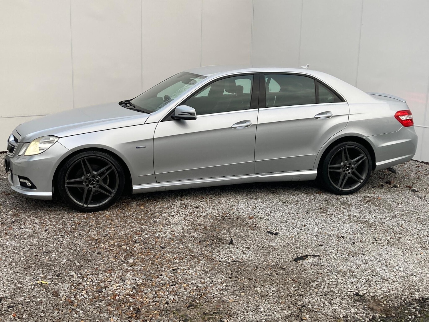 Used Mercedes-Benz E Class 2009 for sale - 76728414: Photo 8