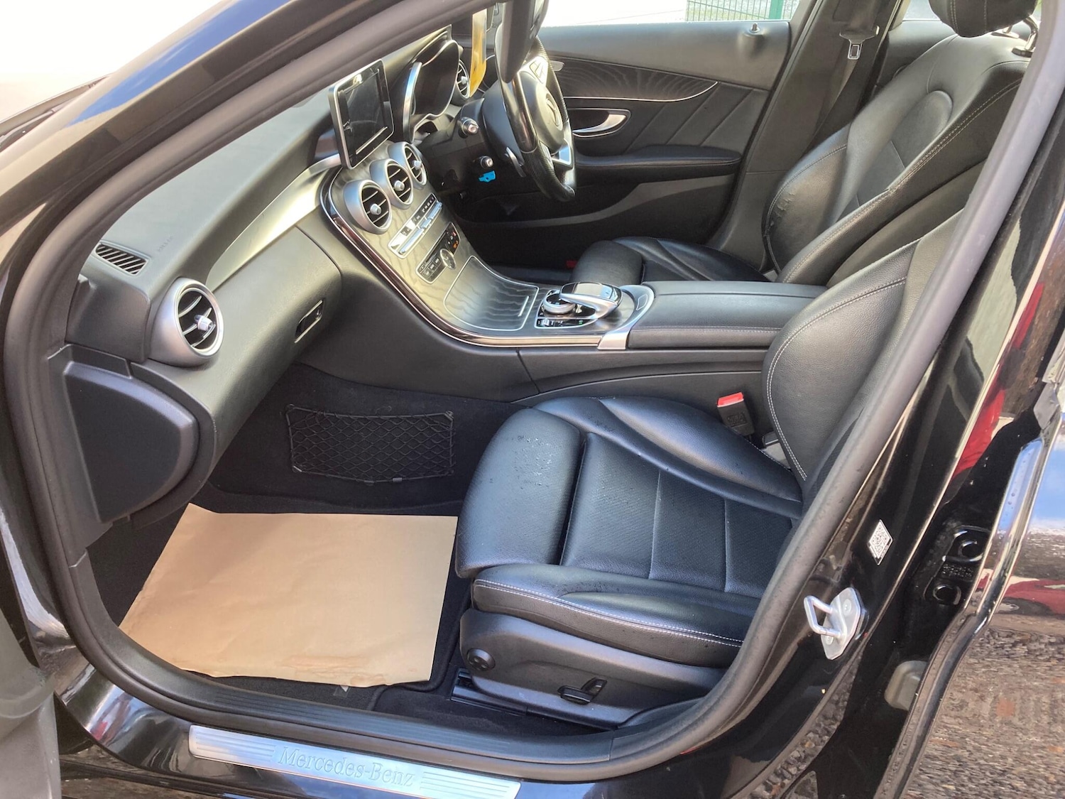 Used Mercedes-Benz C Class 2017 for sale - 76620236: Photo 2