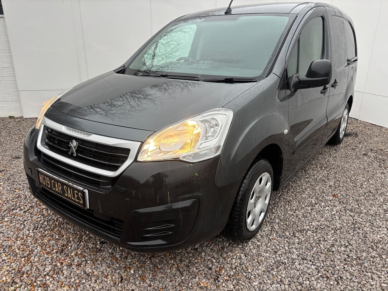 Used Peugeot Partner 2017 for sale - 77305342: Photo 4