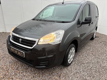 Used Peugeot Partner 2017 for sale - 77305342: Photo