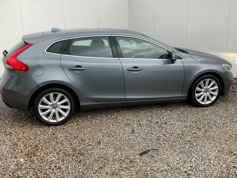 Used Volvo V40 2015 for sale - 77625449: Photo 10
