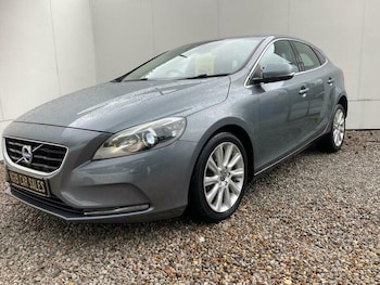 Used Volvo V40 2015 for sale - 77625449: Photo