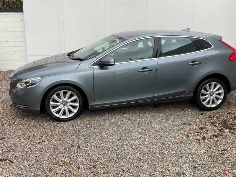 Used Volvo V40 2015 for sale - 77625449: Photo 4