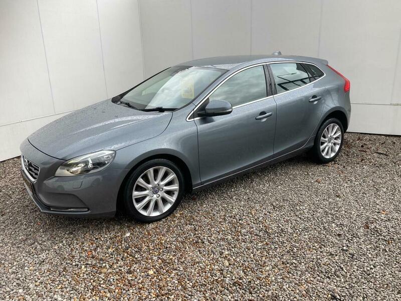 Used Volvo V40 2015 for sale - 77625449: Photo 5