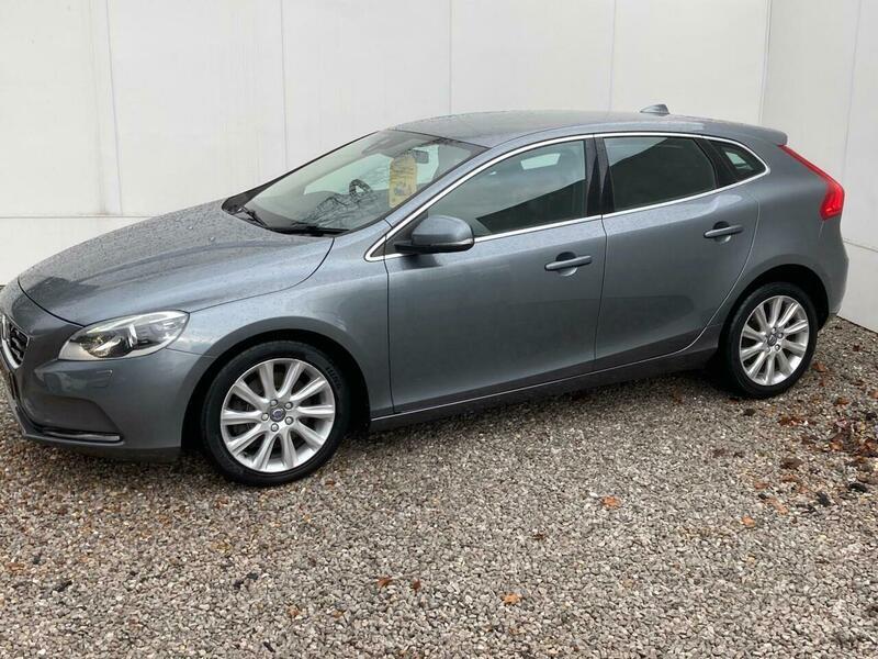 Used Volvo V40 2015 for sale - 77625449: Photo 8
