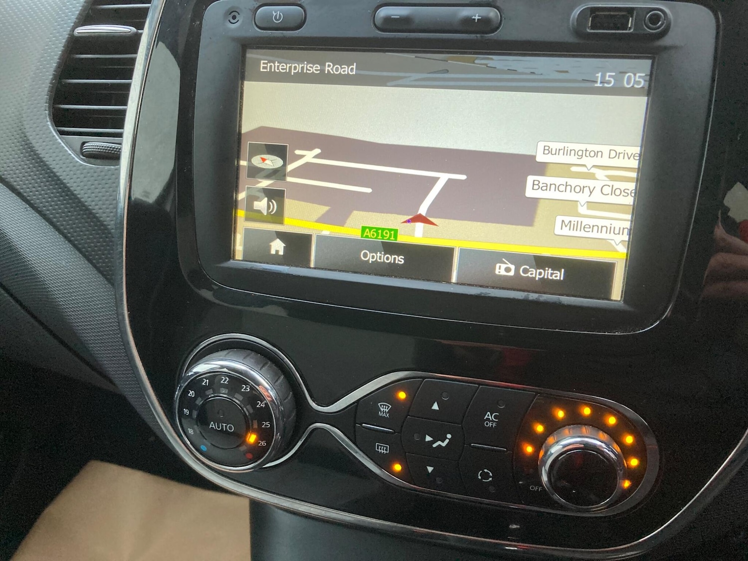 Used Renault Captur 2013 for sale - 76912975: Photo 2