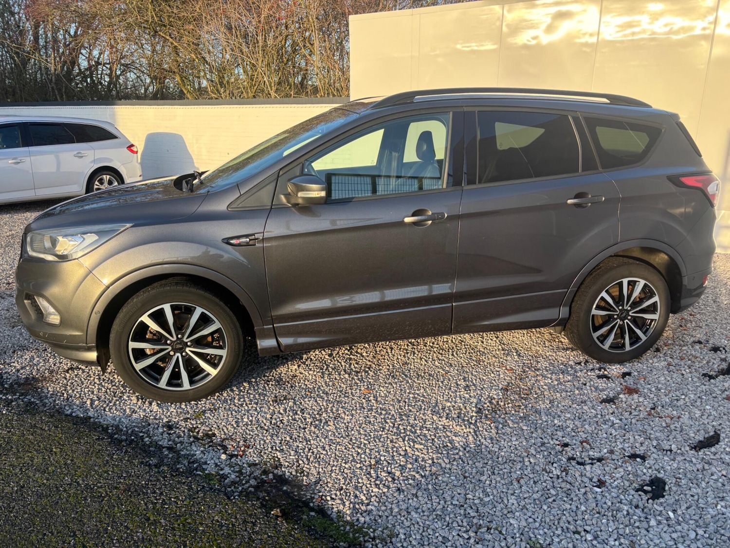 Used Ford Kuga 2017 for sale - 76780993: Photo 2