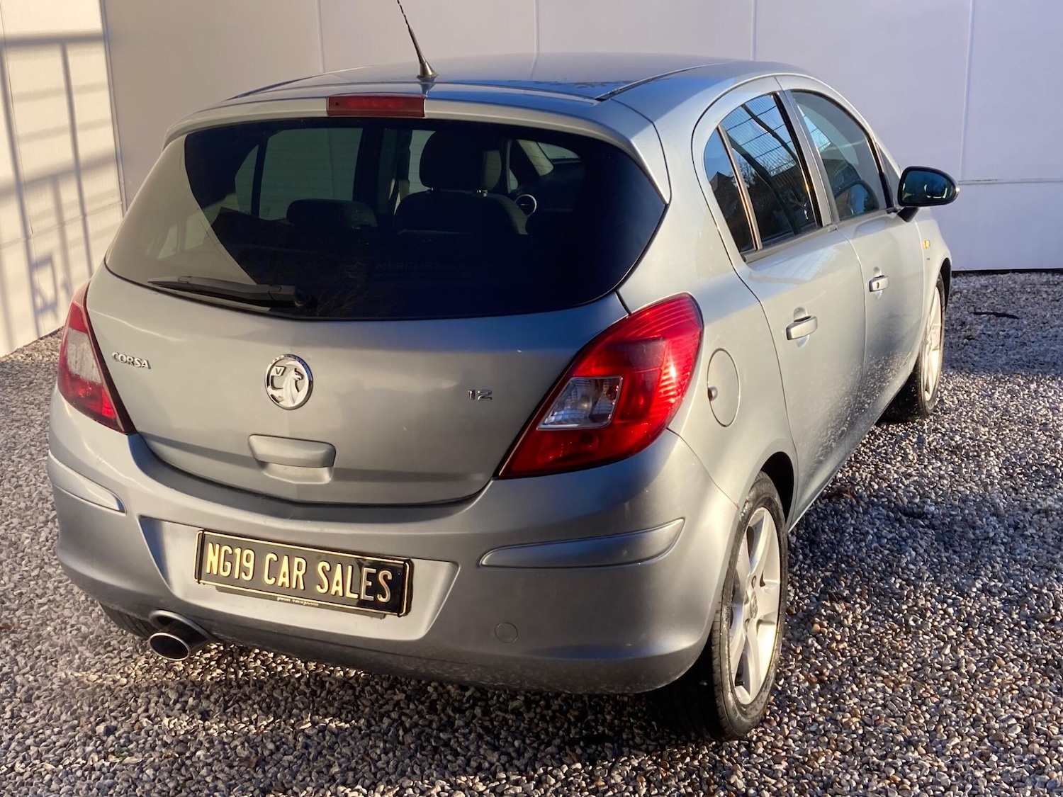 Used Vauxhall Corsa 2011 for sale - 77109697: Photo 2