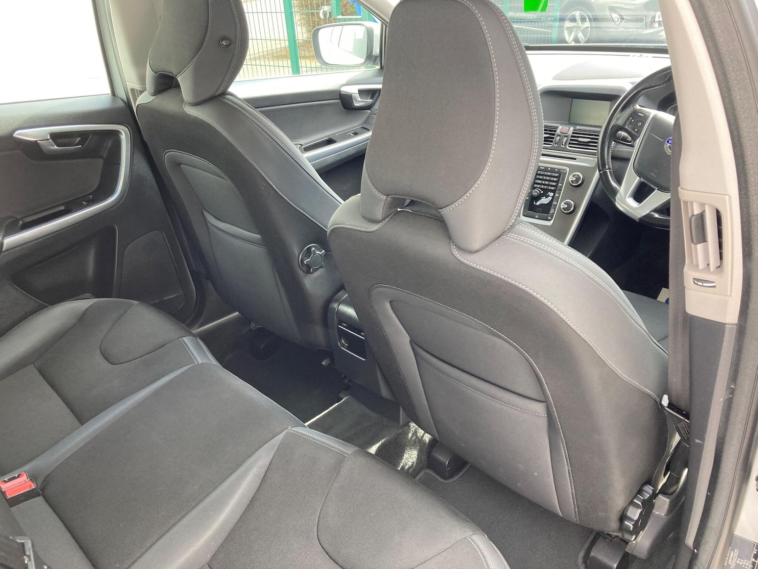 Used Volvo XC60 2014 for sale - 76646354: Photo 4