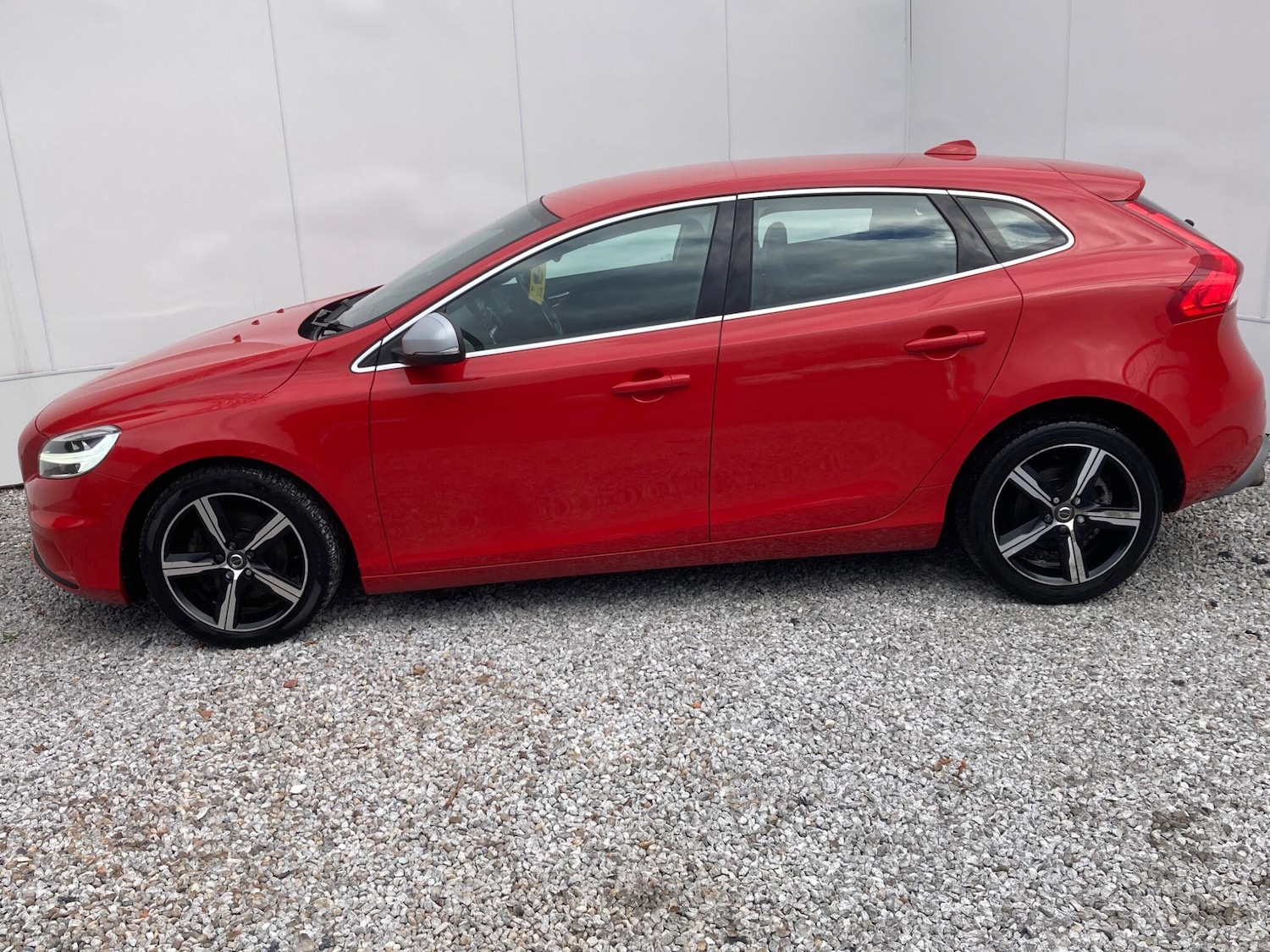 Used Volvo V40 2017 for sale - 76645465: Photo 15