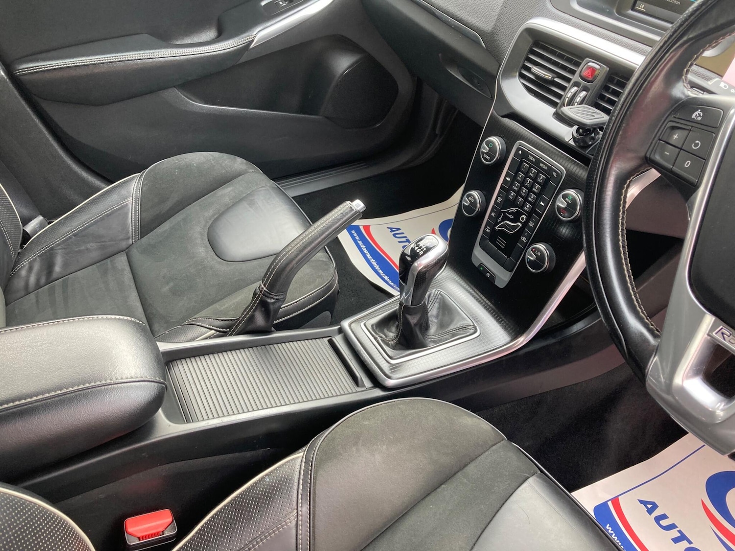 Used Volvo V40 2017 for sale - 76645465: Photo 3