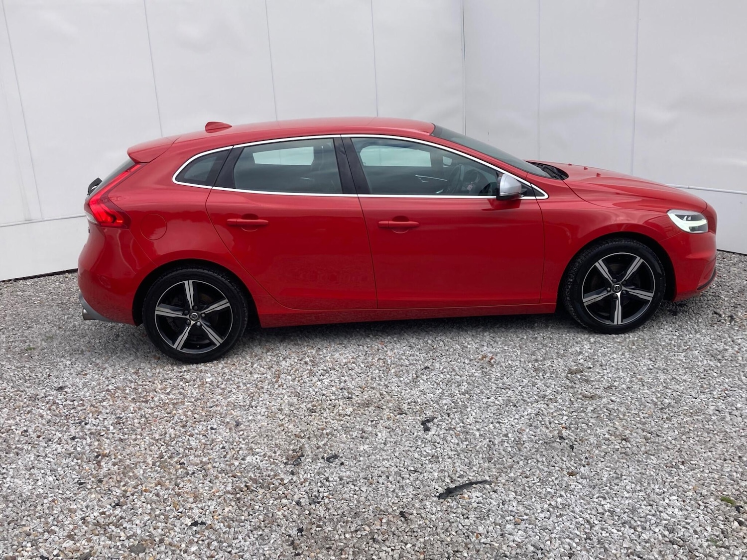 Used Volvo V40 2017 for sale - 76645465: Photo 8