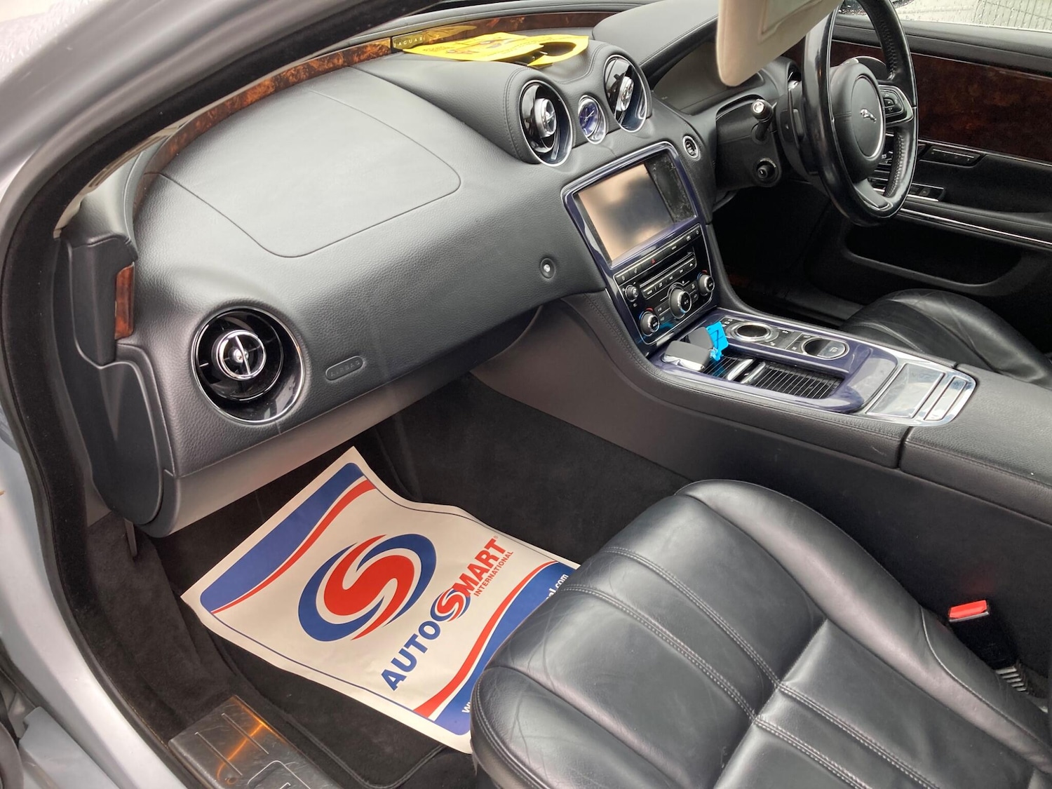 Used Jaguar XJ 2010 for sale - 77456508: Photo 9