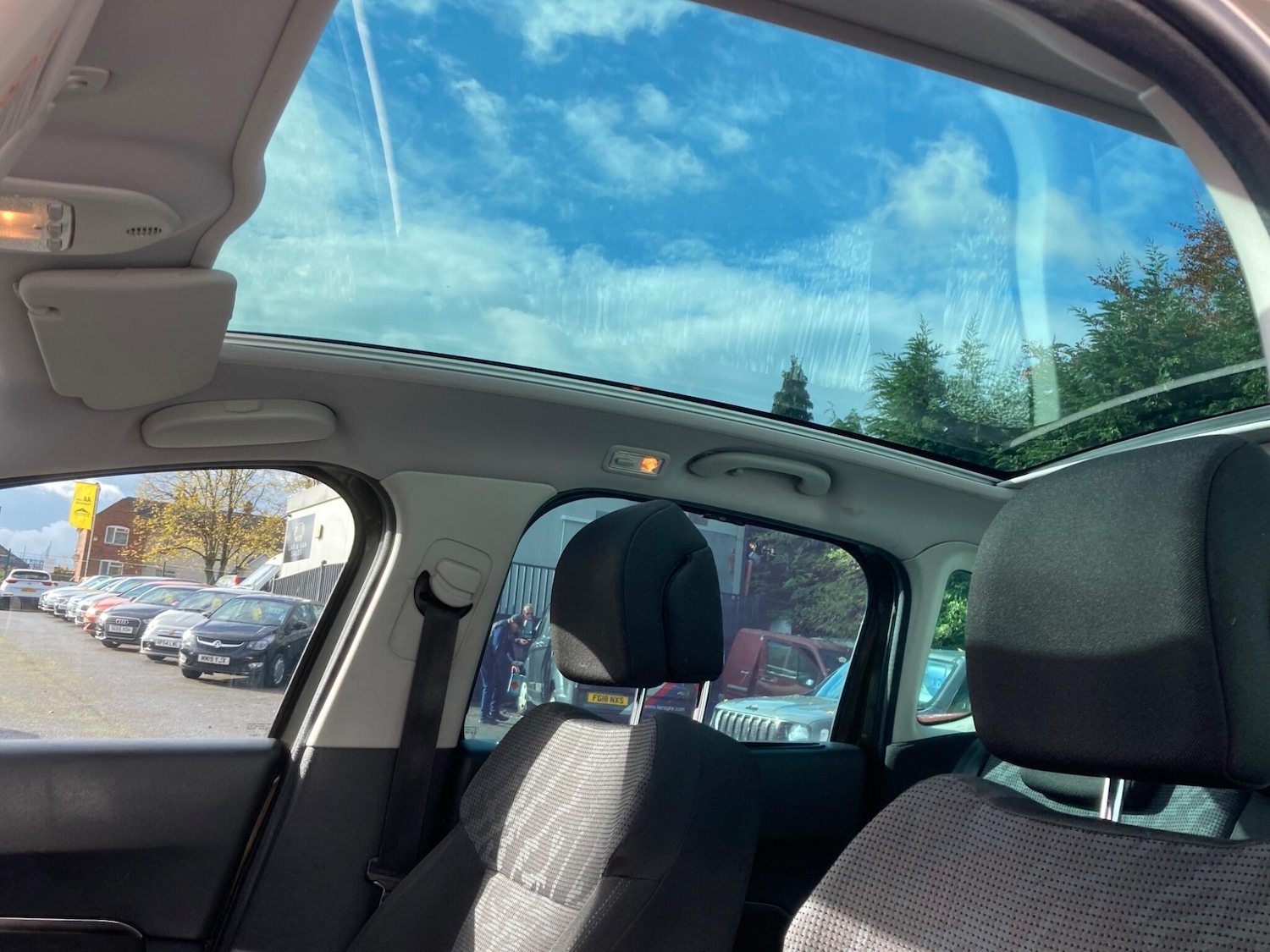 Used Peugeot 3008 2010 for sale - 76584972: Photo 10