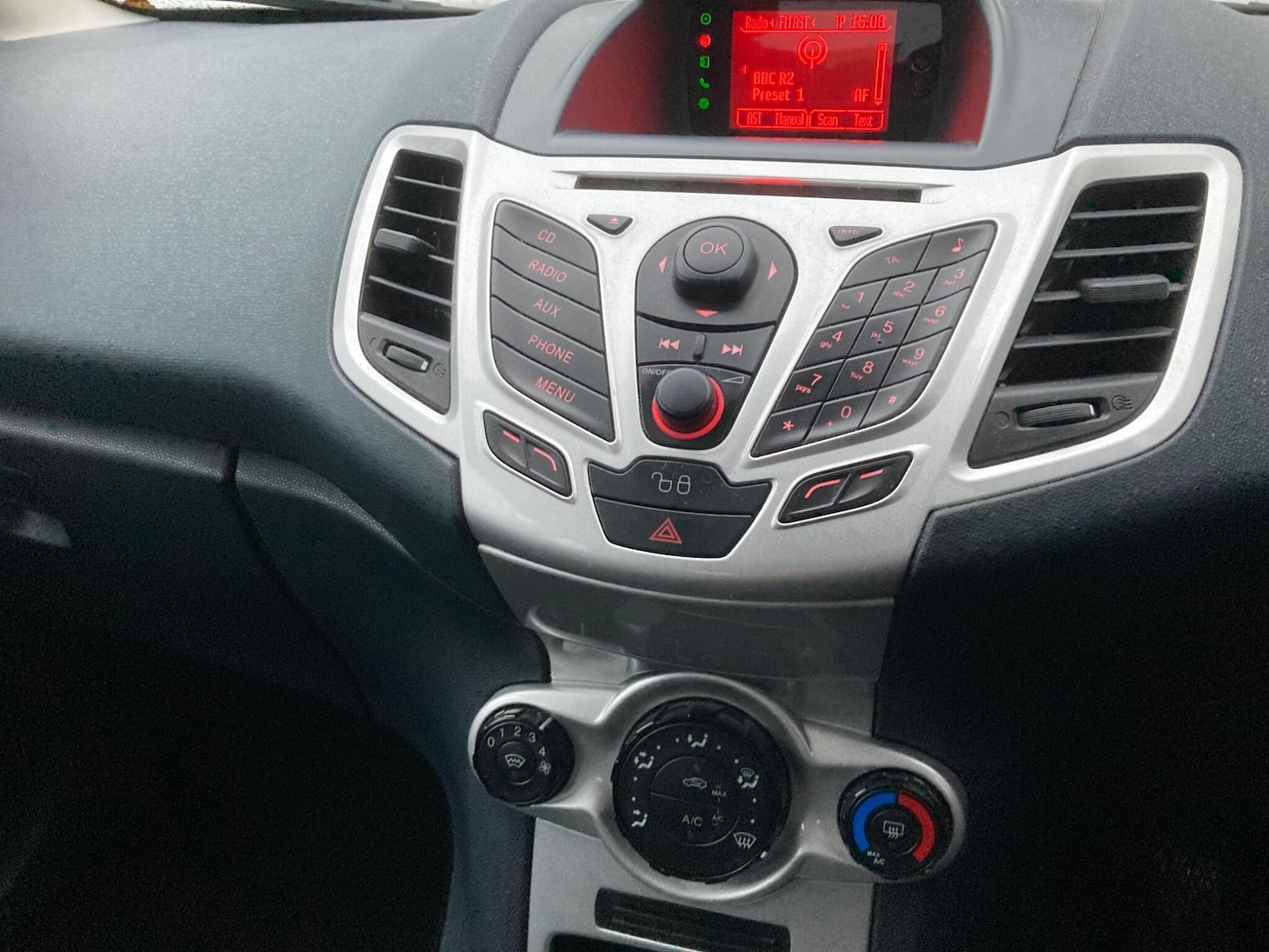 Used Ford Fiesta 2011 for sale - 76584079: Photo 8