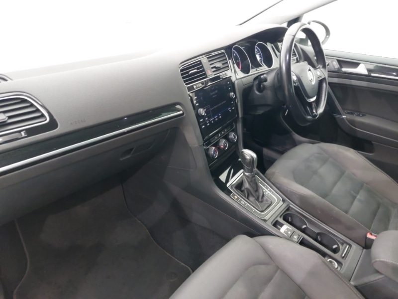 Used Volkswagen Golf 2018 for sale - 77777023: Photo 5