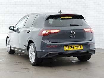 Used Volkswagen Golf 2024 for sale - 78480588: Photo