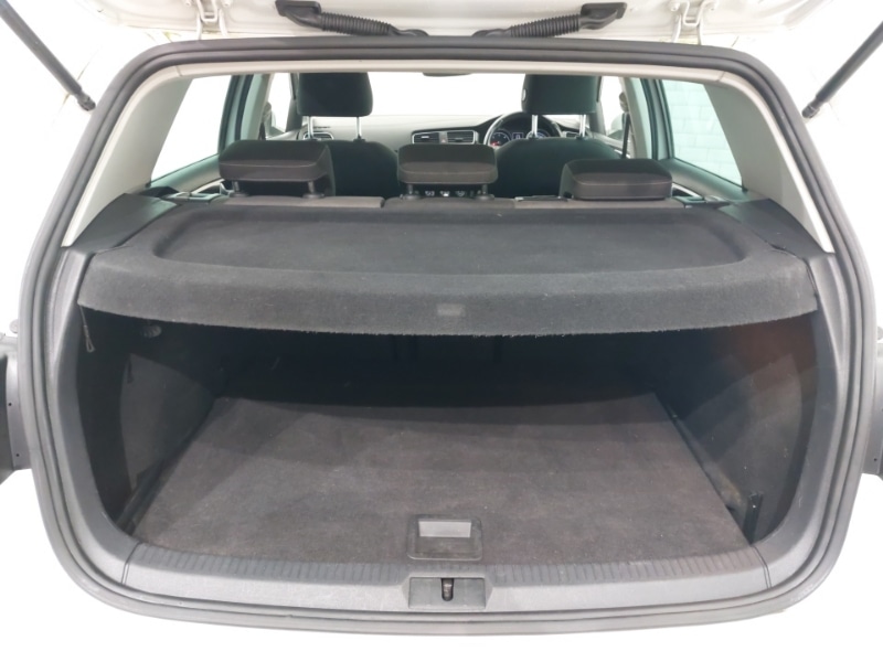 Used Volkswagen Golf 2018 for sale - 77852546: Photo 8