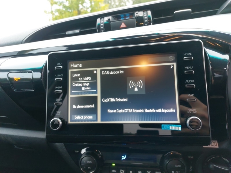 Used Toyota Hilux 2023 for sale - 76893749: Photo 11