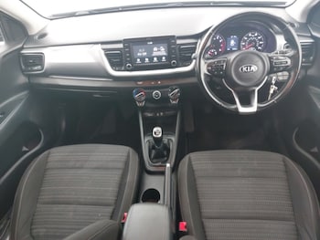 Used Kia Stonic 2019 for sale - 76116609: Photo 2