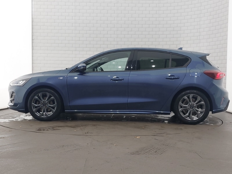 Used Ford Focus 2023 for sale - 76839180: Photo 4