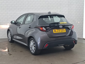 Used Toyota Yaris 2023 for sale - 79153562: Photo