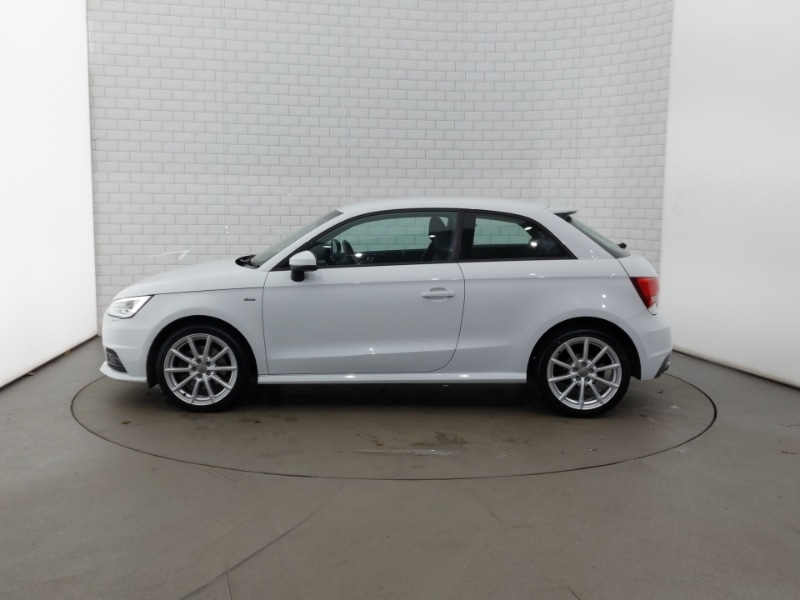 Used Audi A1 2015 for sale - 76947201: Photo 4