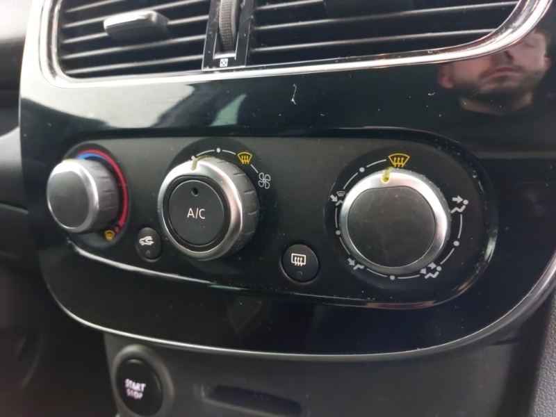 Used Renault Clio 2018 for sale - 76548876: Photo 15