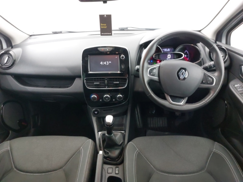 Used Renault Clio 2018 for sale - 76548876: Photo 2