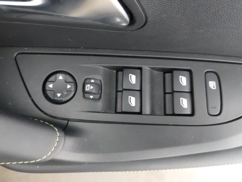 Used Peugeot 2008 2023 for sale - 77596329: Photo 19