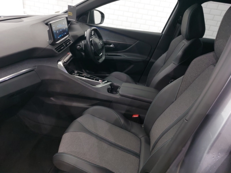 Used Peugeot 3008 2023 for sale - 77047405: Photo 5