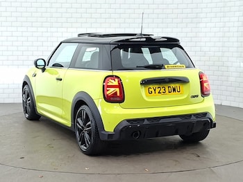 Used MINI Hatch 2023 for sale - 78940786: Photo