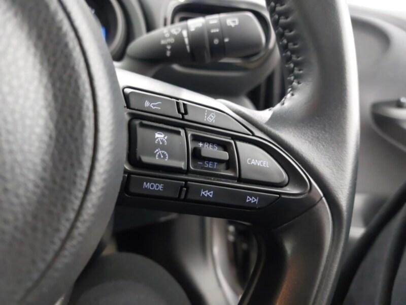 Used Toyota Yaris Cross 2023 for sale - 77731827: Photo 14