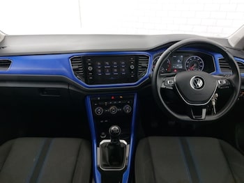 Used Volkswagen T-Roc 2022 for sale - 77716874: Photo