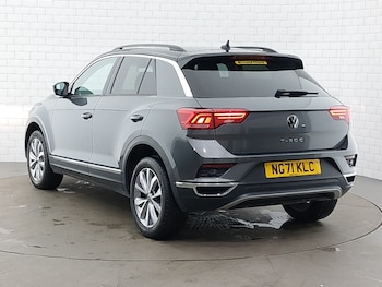 Used Volkswagen T-Roc 2022 for sale - 77716874: Photo