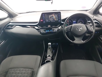 Used Toyota C-HR 2020 for sale - 76150400: Photo 2