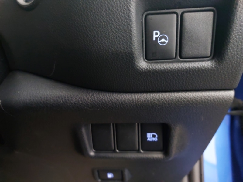 Used Toyota C-HR 2018 for sale - 76951934: Photo 10