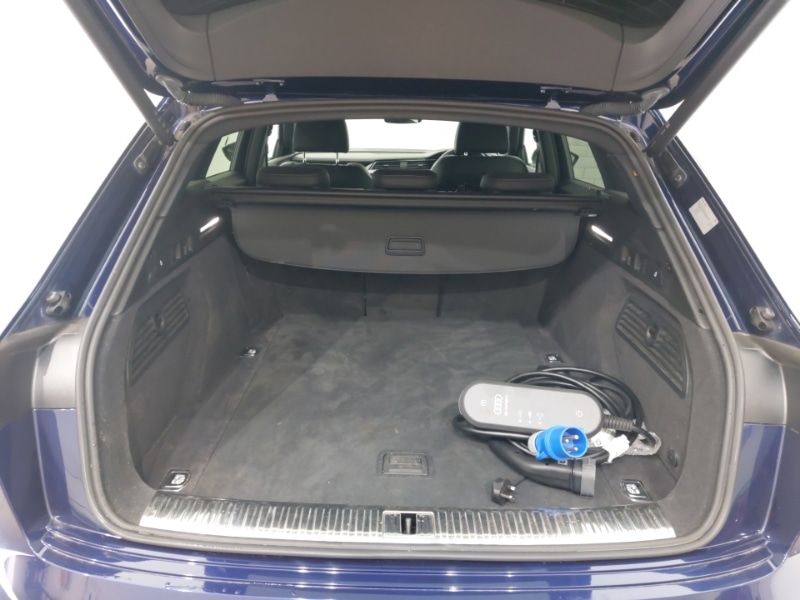 Used Audi e-tron 2021 for sale - 78147437: Photo 8