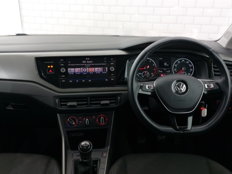 Used Volkswagen Polo 2019 for sale - 77300213: Photo 2
