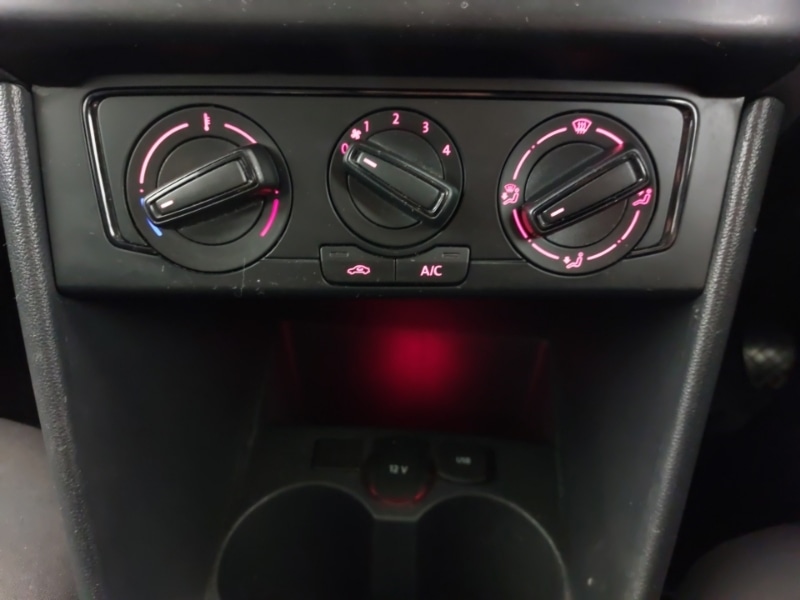 Used Volkswagen Polo 2015 for sale - 76358695: Photo 16