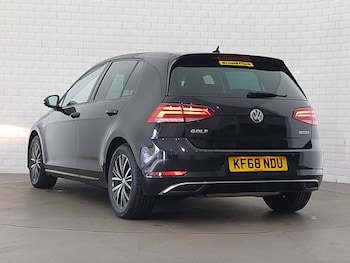 Used Volkswagen Golf 2019 for sale - 78243773: Photo