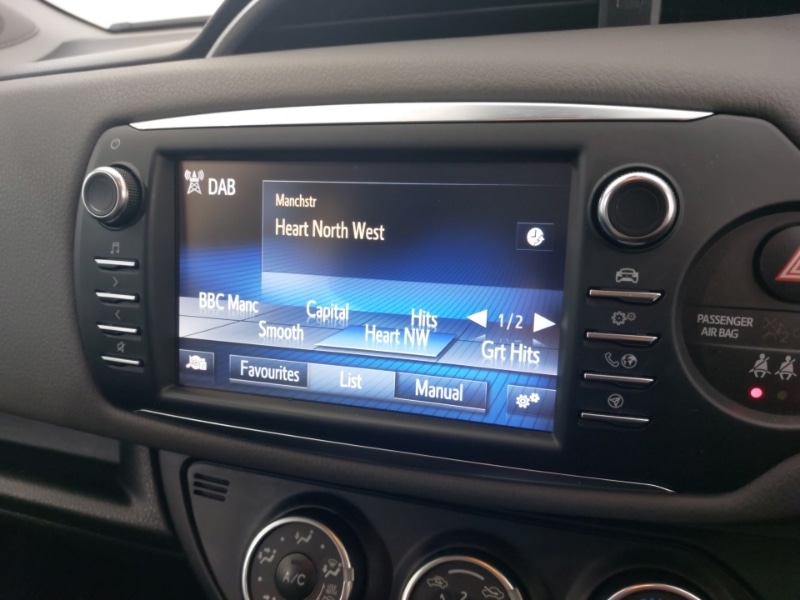 Used Toyota Yaris 2017 for sale - 77896960: Photo 11