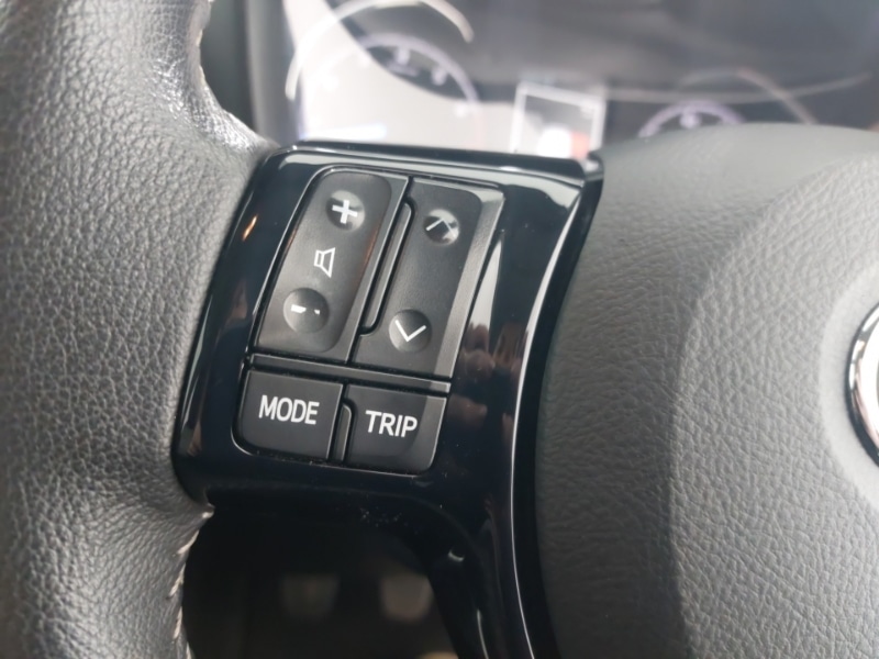 Used Toyota Yaris 2017 for sale - 77896960: Photo 13